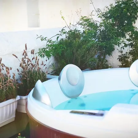 Amalfi Pool - Puglia Mia